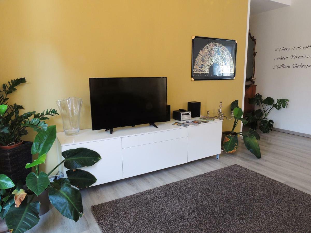 Apartament Residenza Arusnati Werona Zewnętrze zdjęcie